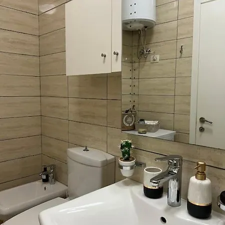 Rizz 2 * טיראנה